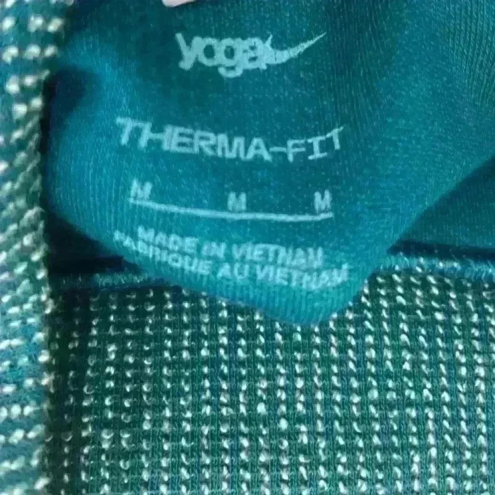 Nike Yoga Therma Fit Pullover Top Womens medium Loose gym  new  Long Sleeve - Picture 3 of 5